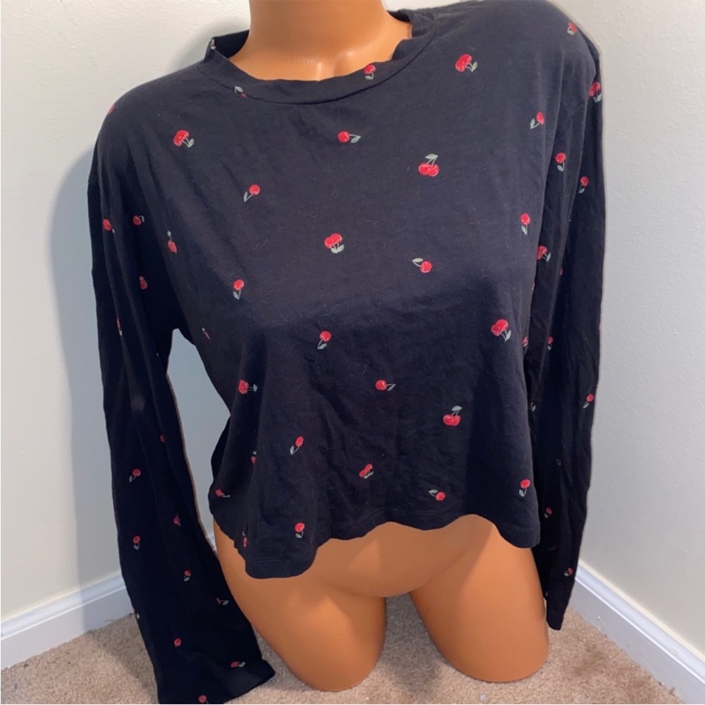 Victoria’s Secret pink black long sleeve T-shirt
